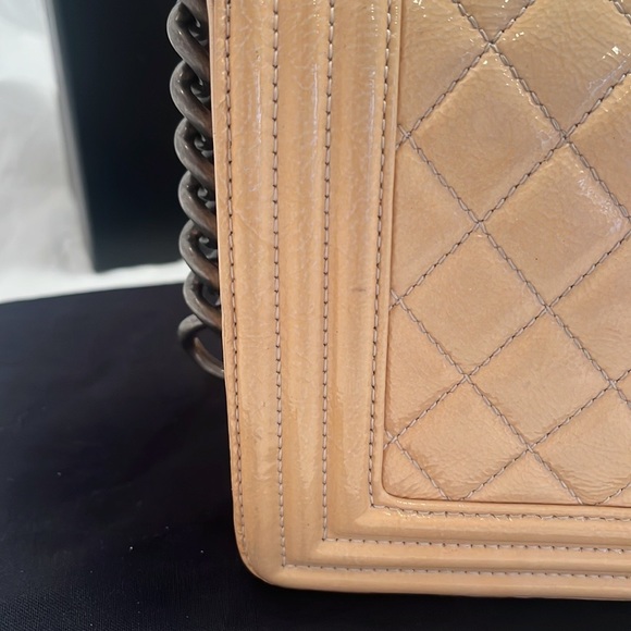 CHANEL Le Boy Medium Shoulder Bag - Picture 14 of 15